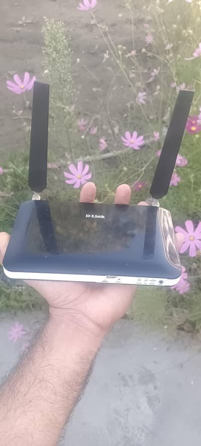 D Link DWR-921 DUAL ROUTER WAN/ SIM