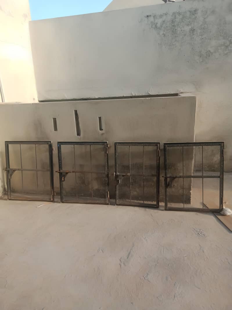 animals cage gate 0