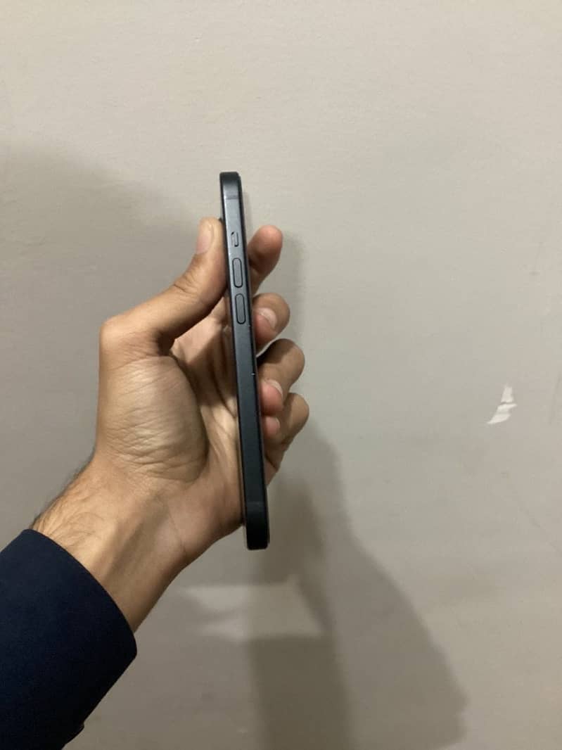 Apple iPhone 15 2