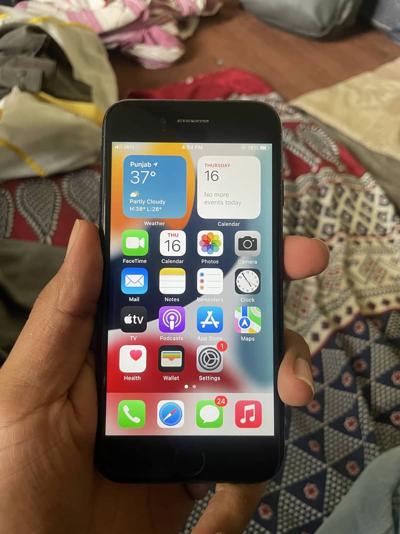 Apple iPhone 7 0