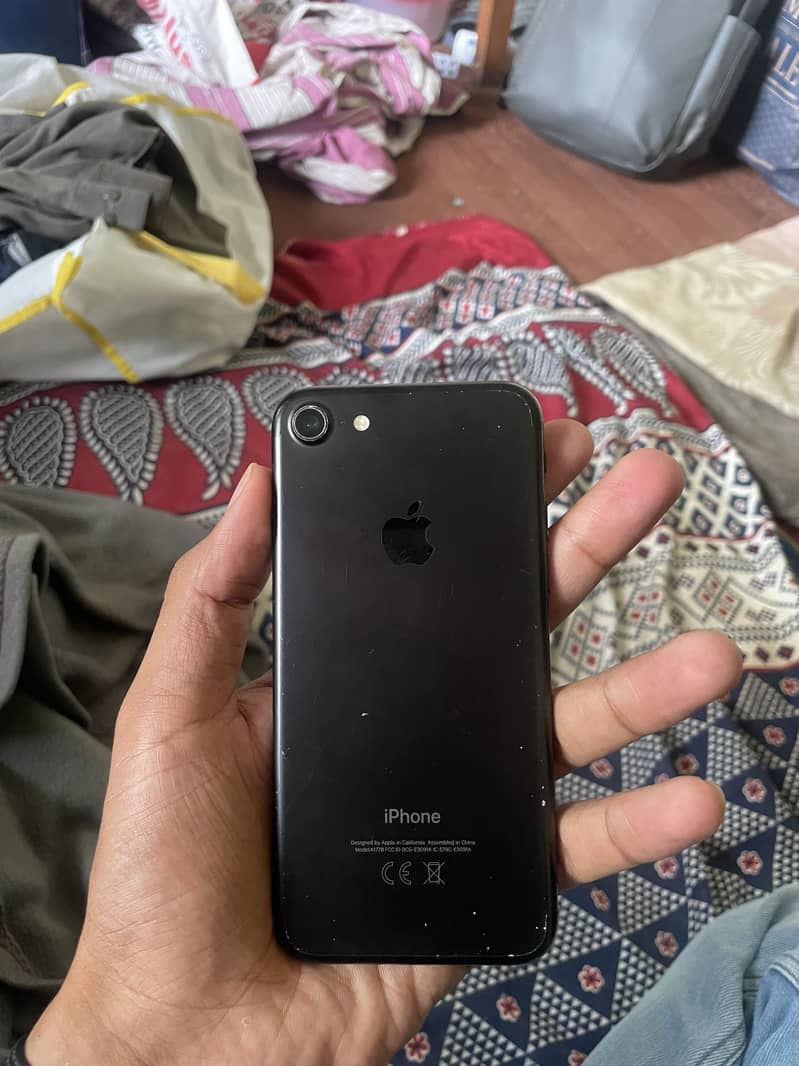 Apple iPhone 7 2