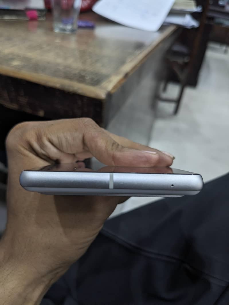 Google Pixel 7 5