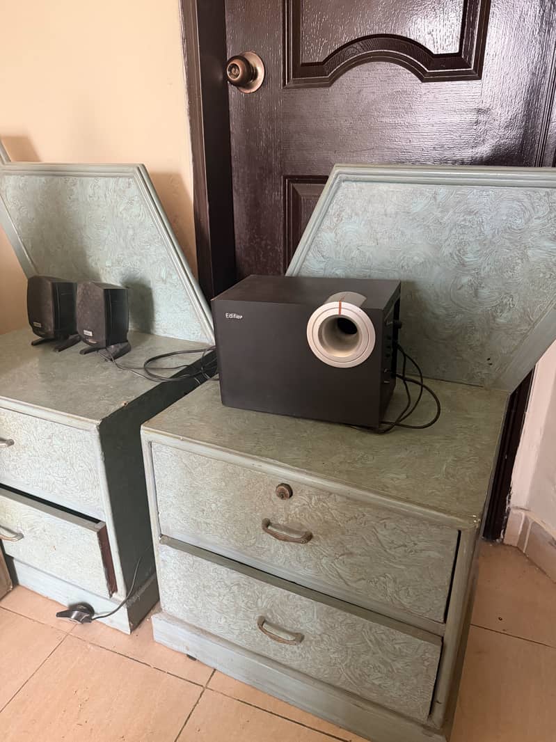 Bed side tables 3