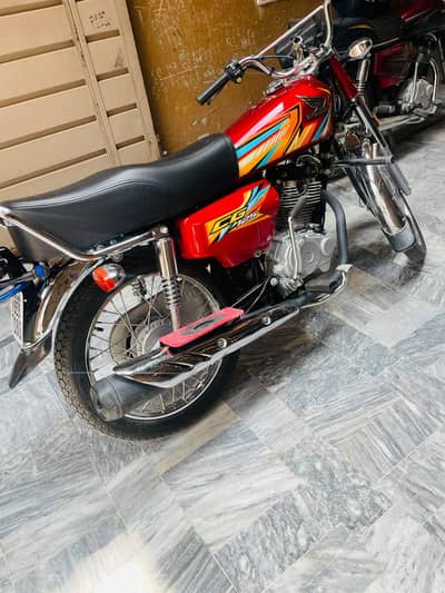 Honda 125 . . 25/26