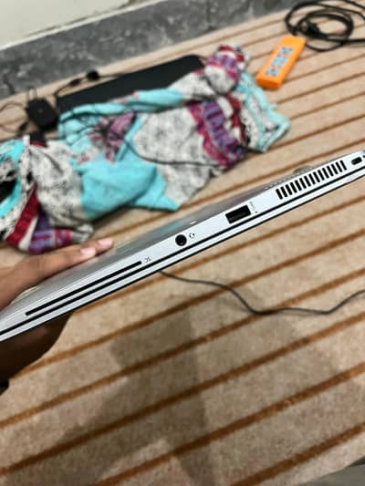 laptop bilkul ok ha achi condition