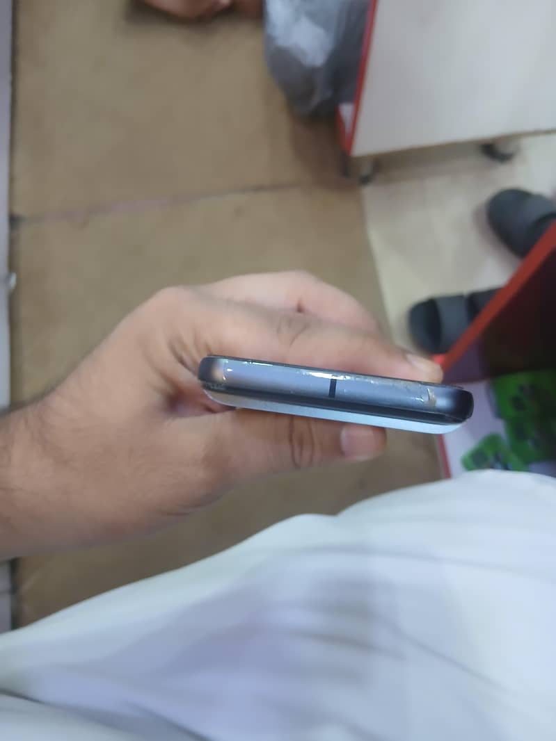 Google Pixel 8 2