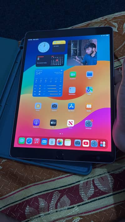 IPad Pro A17 , 64gb, 120 hz display, True Tone ,4k videos