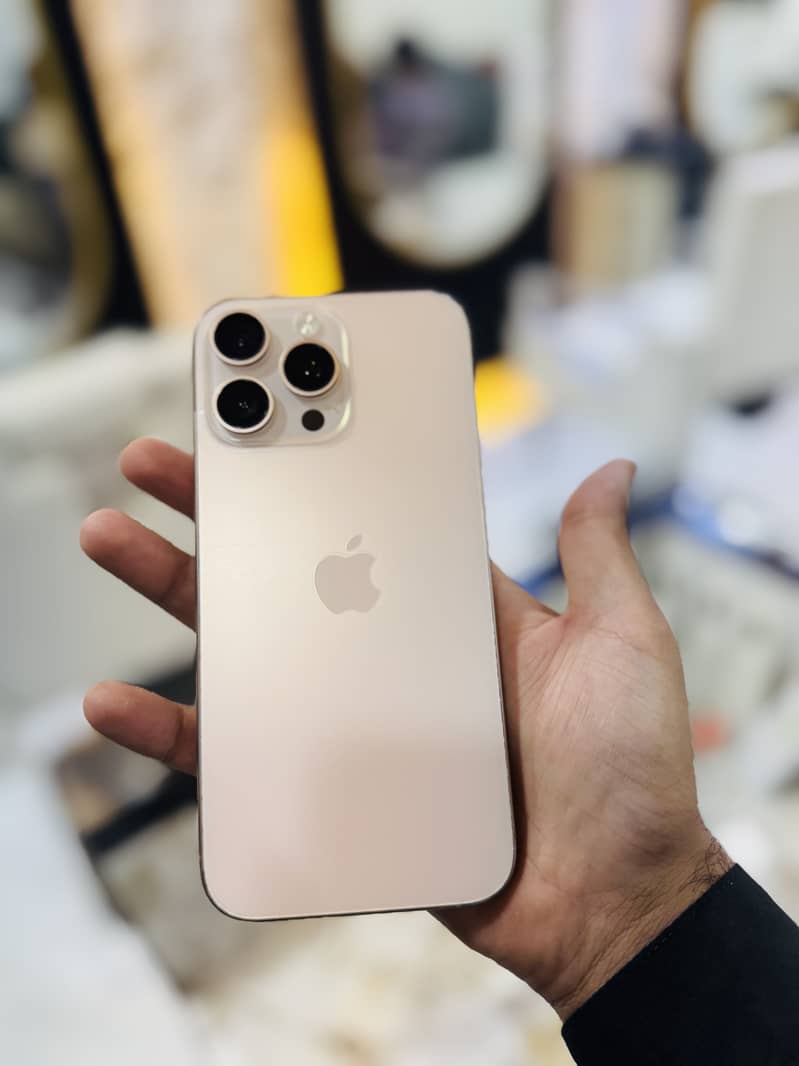 Apple iPhone 16 Pro Max 2