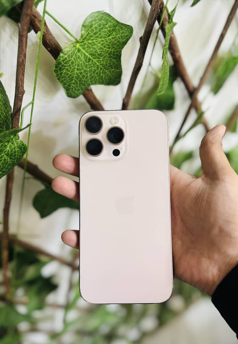 Apple iPhone 16 Pro Max 7