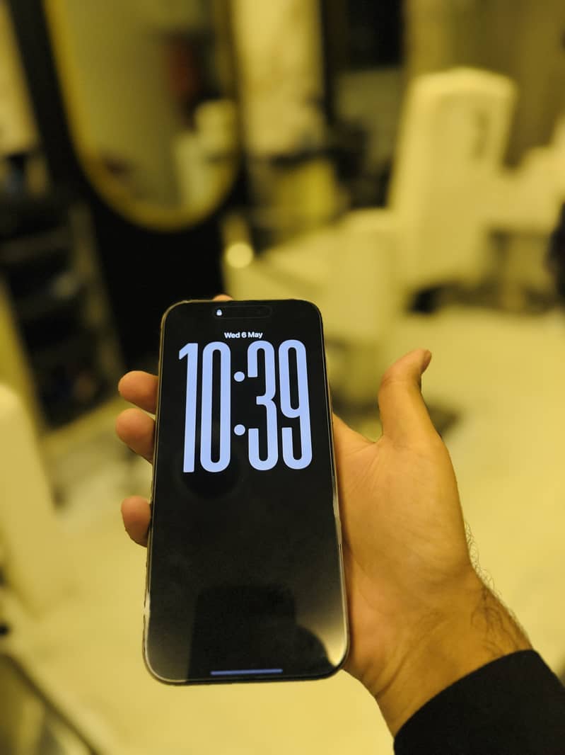 Apple iPhone 16 Pro Max 8