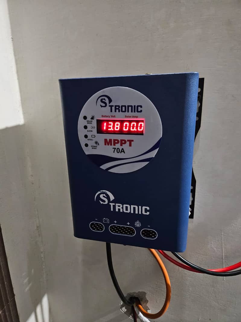 70 AMP. MPPT CHARGE CONTROLLER 12/24 VOLTS BATTRY SUPPORTED 0