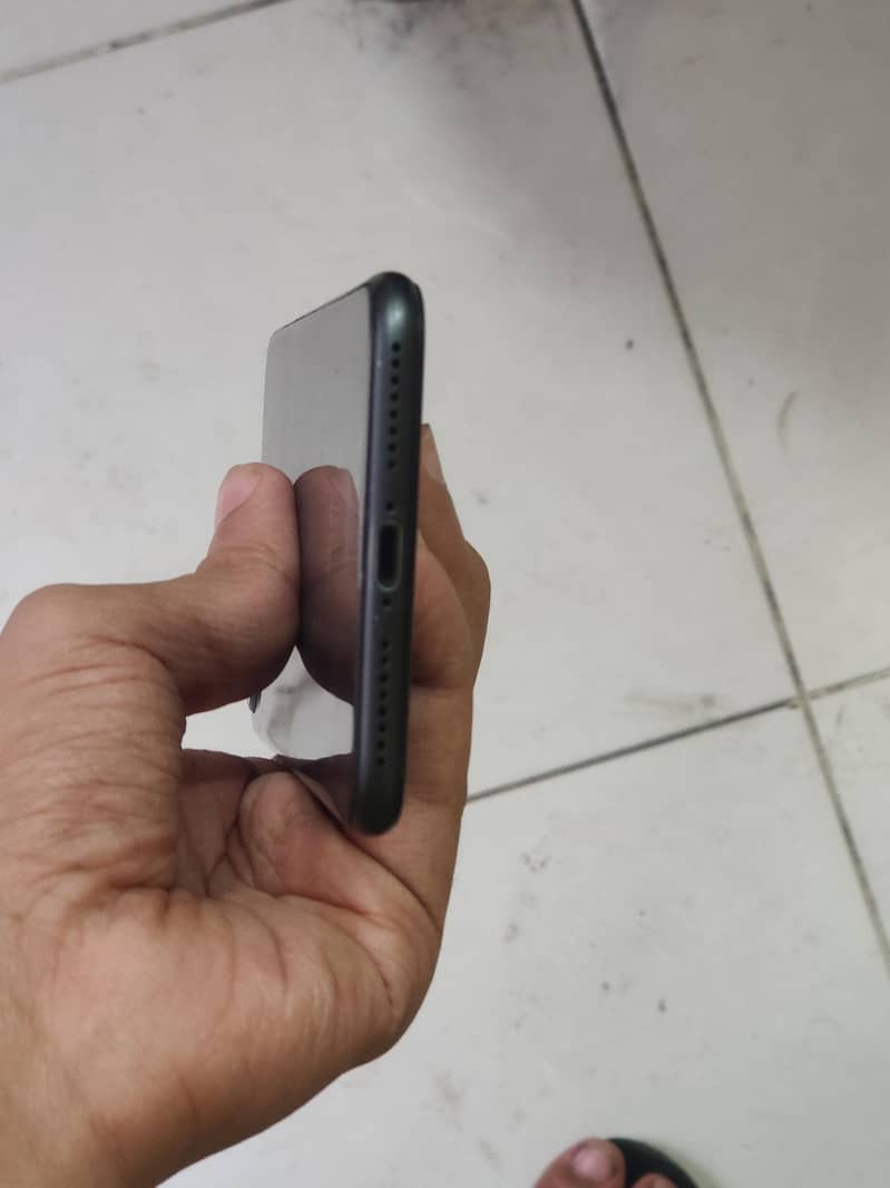 Apple iPhone 8 Plus 1
