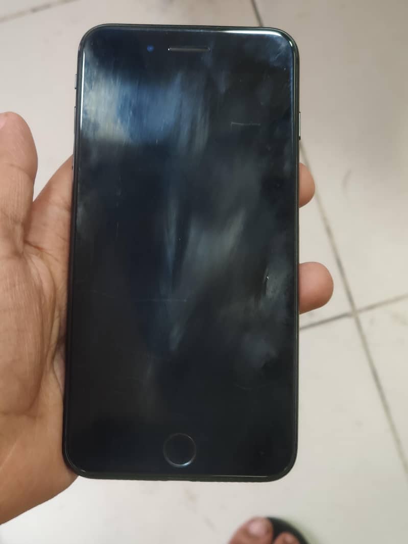 Apple iPhone 8 Plus 4