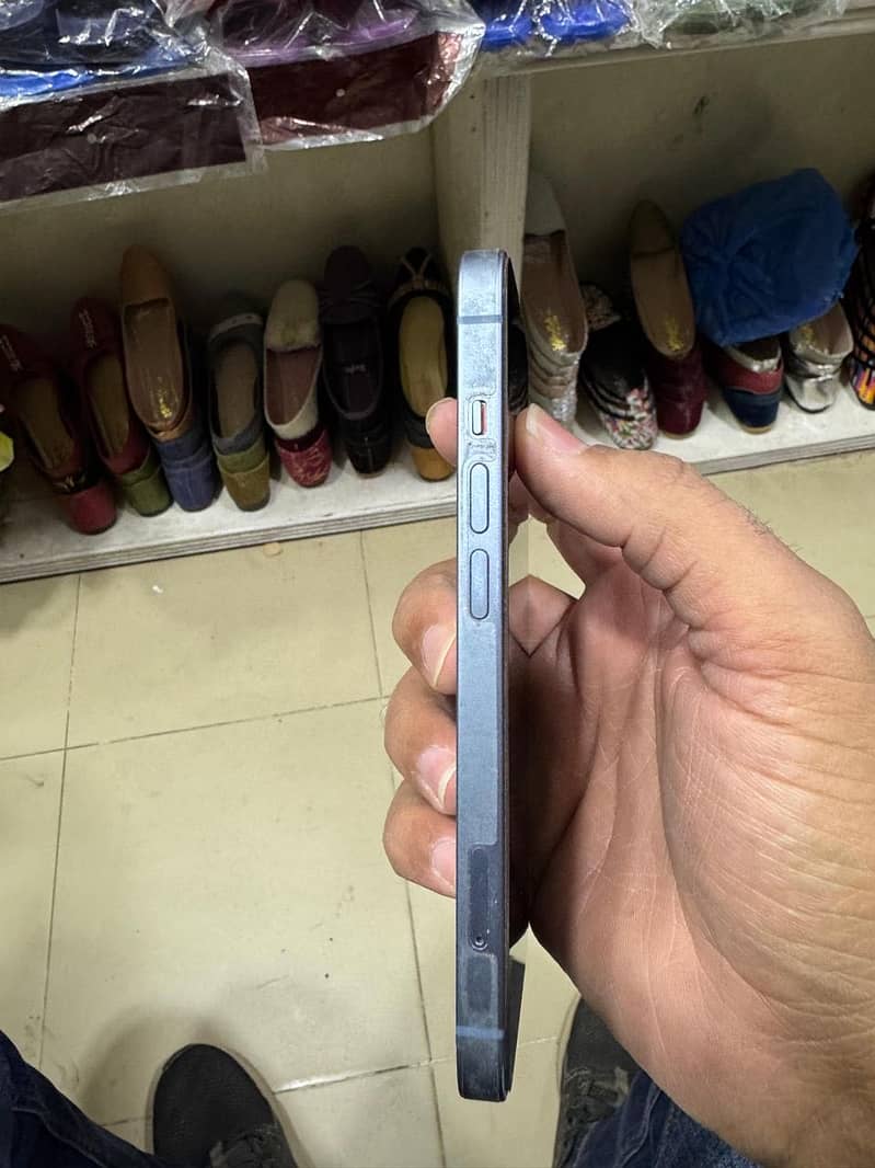 iPhone 14 2