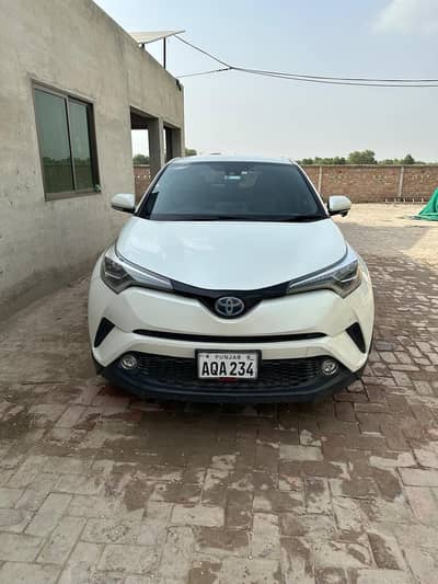 Toyota C-HR G-LED Hybrid 2018/23 | Grade 4.5 | Excellent Condition
