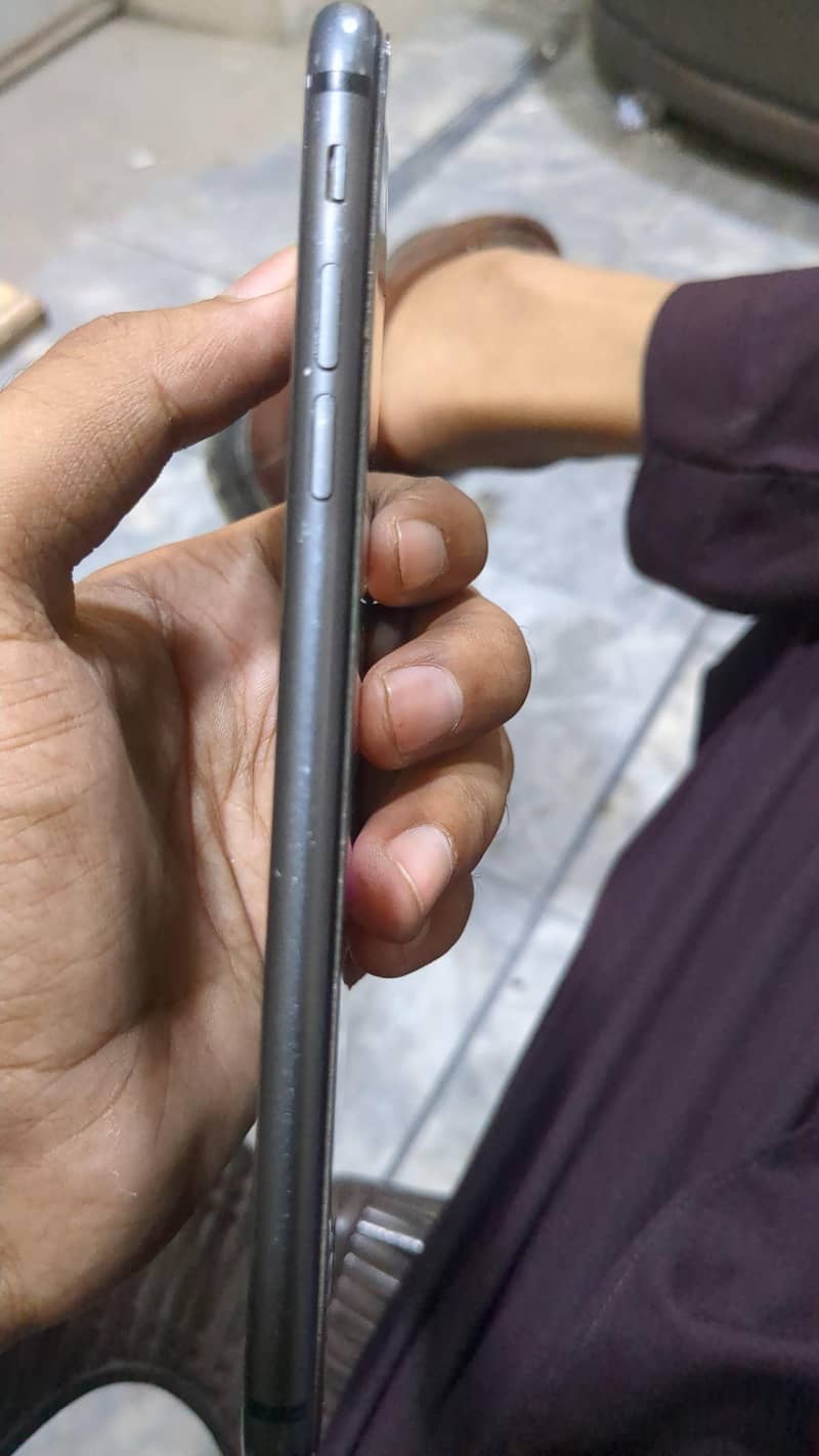 Apple iPhone 8 Plus 2