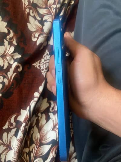 box available charger Na available back camera scratch painal tota h