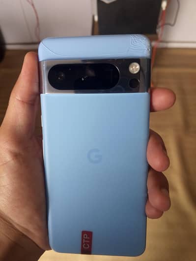 Google Pixel 8 Pro (Back a bit broken )
