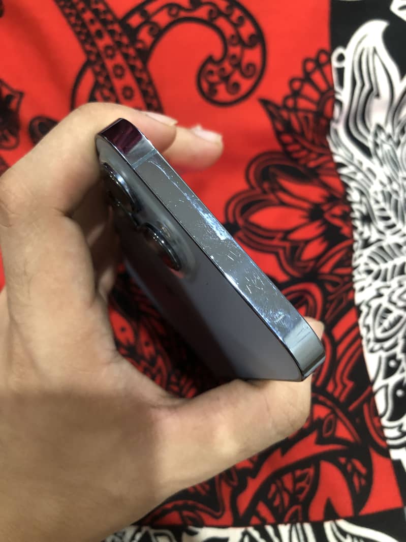 Apple iPhone 13 Pro Max 4