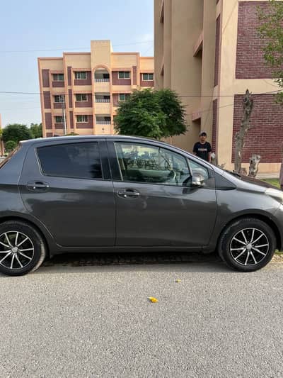 Toyota Vitz 2011