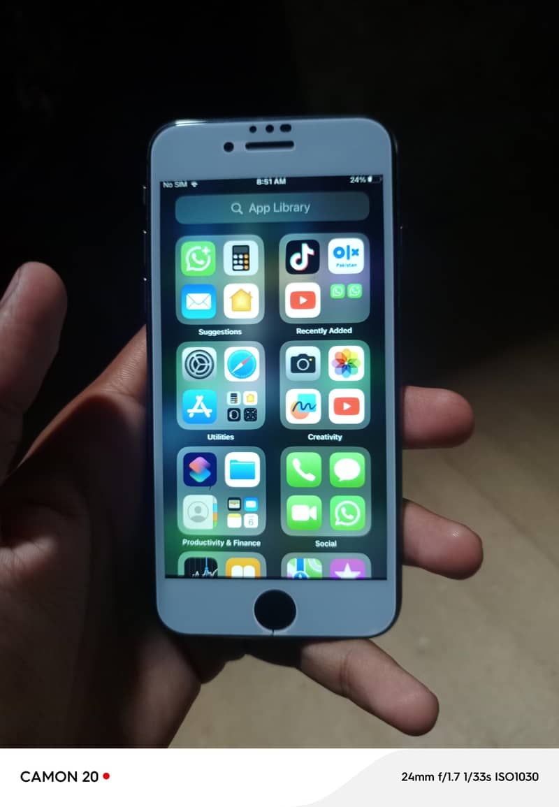 Apple iPhone 8 3