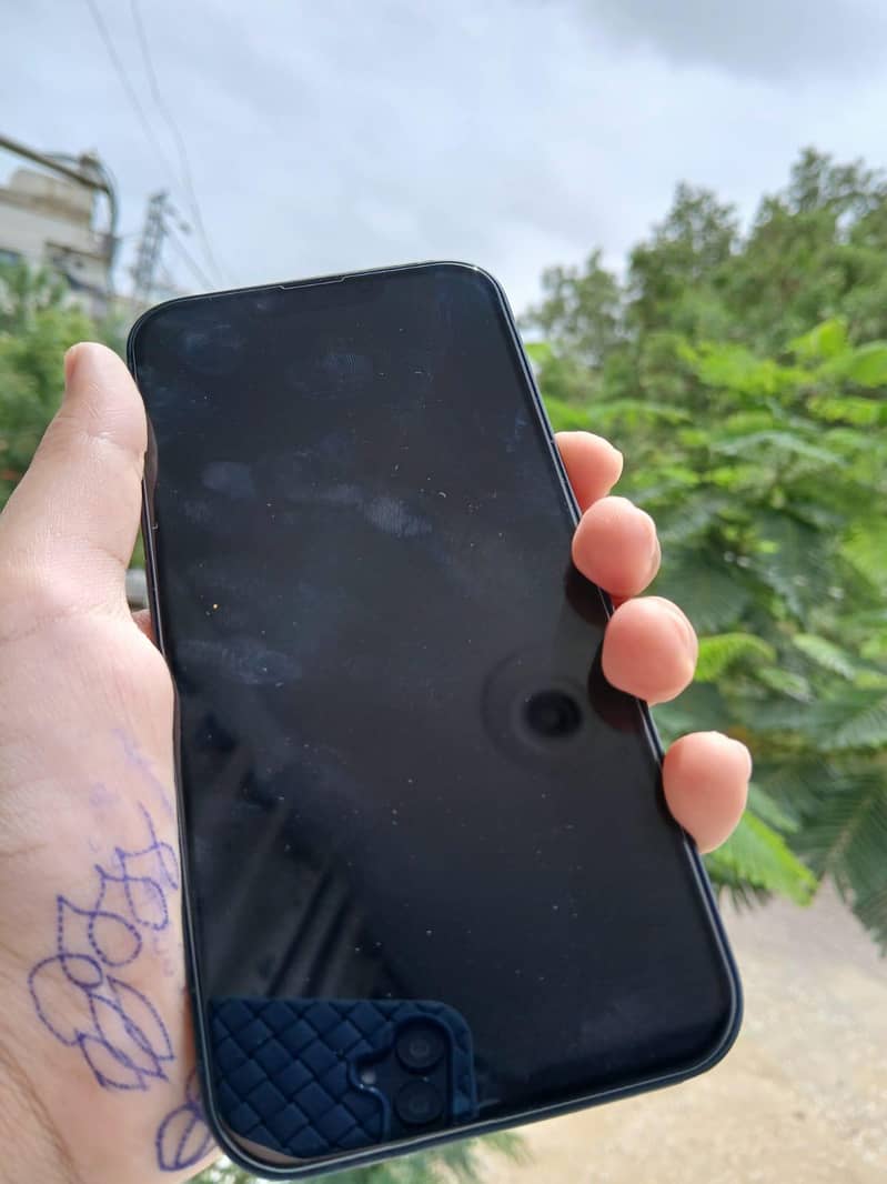 Apple iPhone 13 2