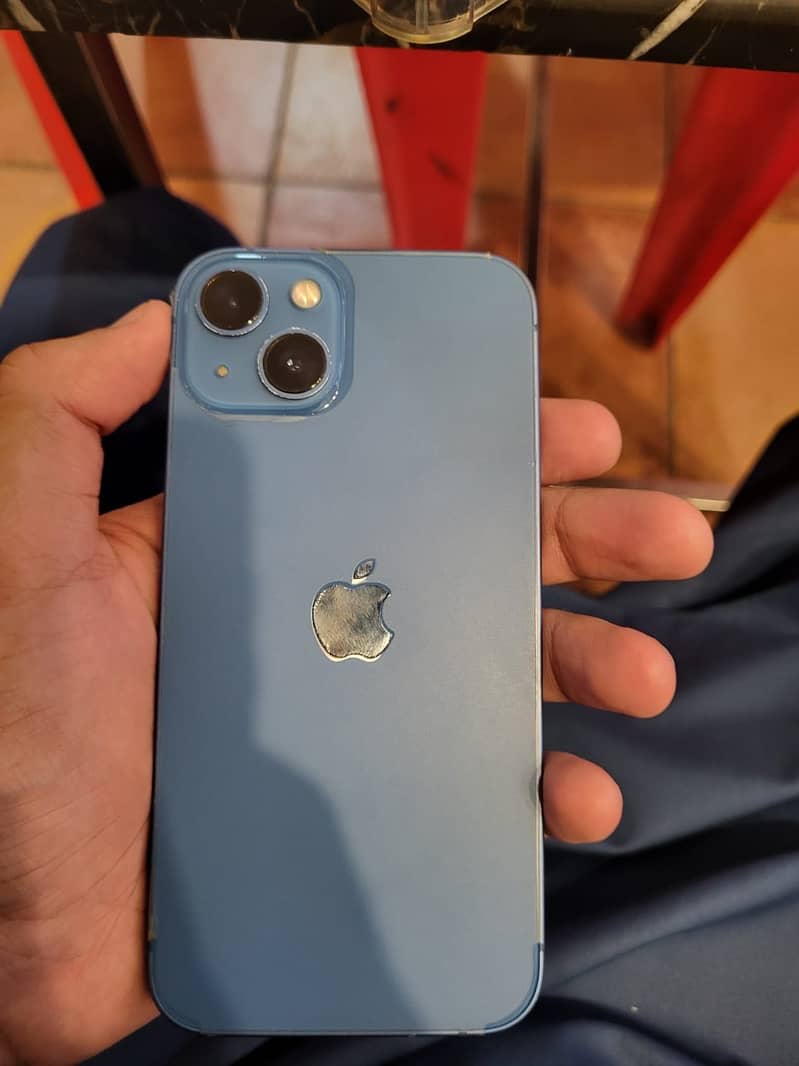 Apple iPhone 13 4