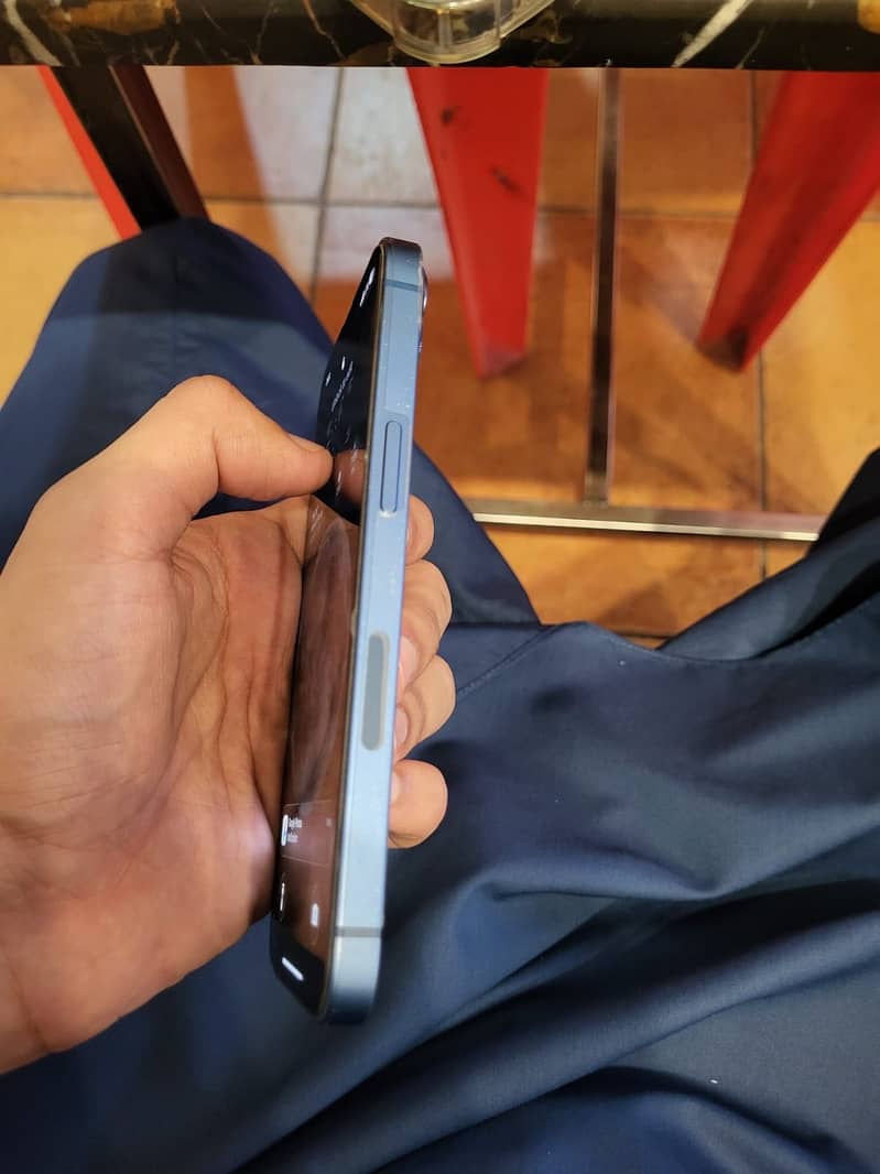 Apple iPhone 13 6
