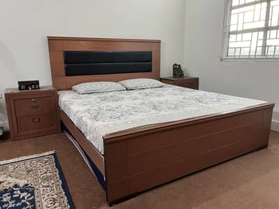King Sized Bed Set with Chester