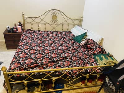 King size bed mettalic