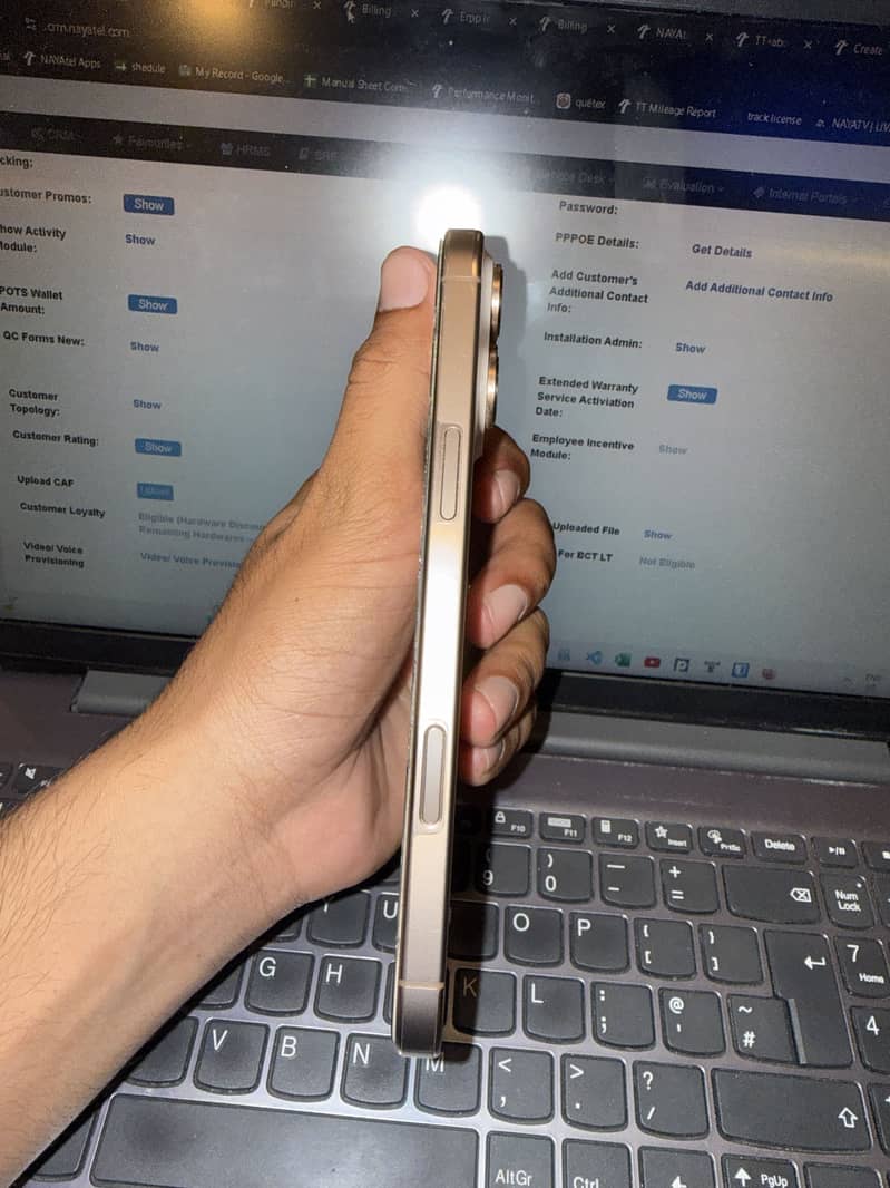 iPhone 16 pro max 2