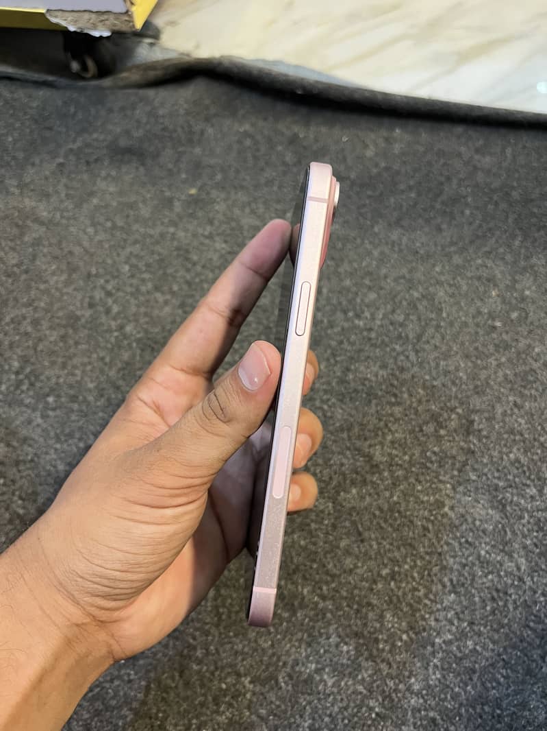 Apple iPhone 15 plus 4