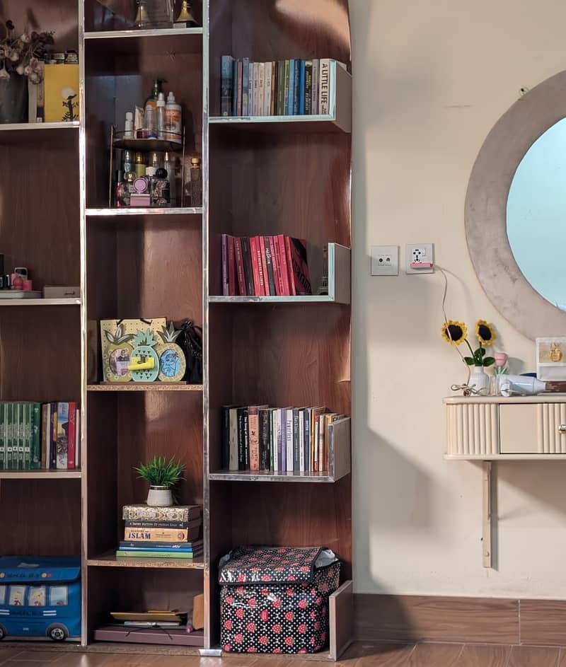 Book shelf 2