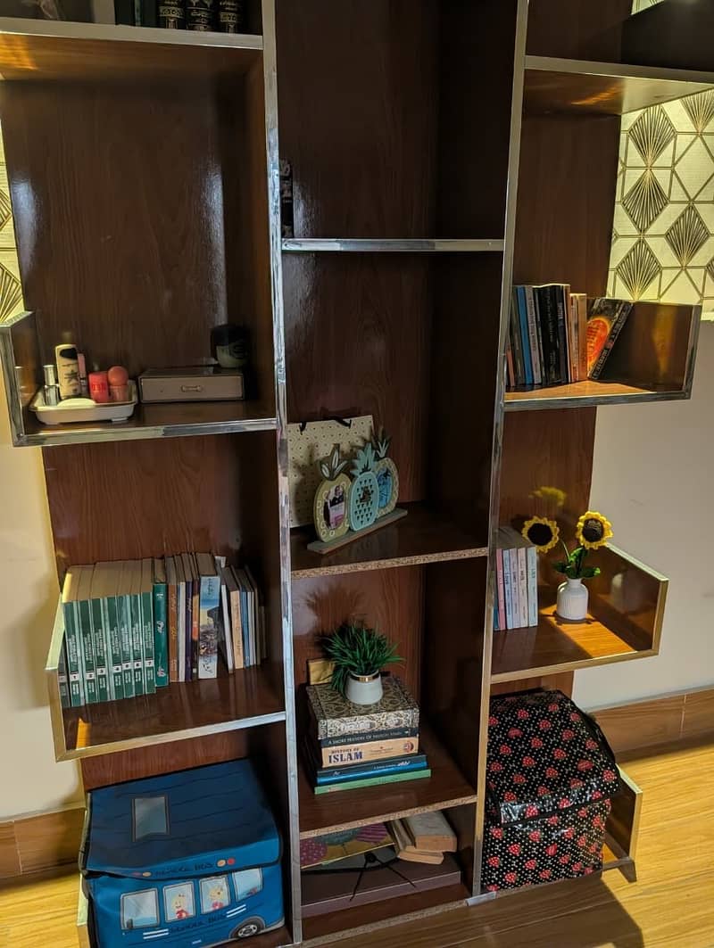 Book shelf 3