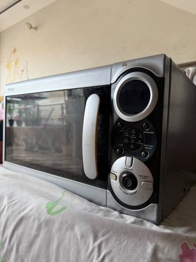 Microwave Oven – Good Working Condition
