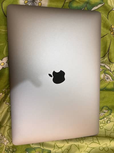 Macbook Pro M1 8/256 GB