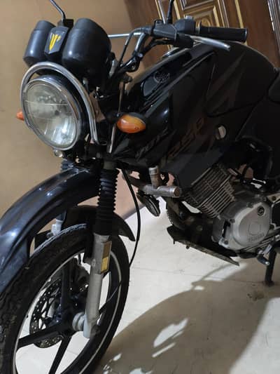 Yamaha ybr 125g 2018 model for sale neat condition