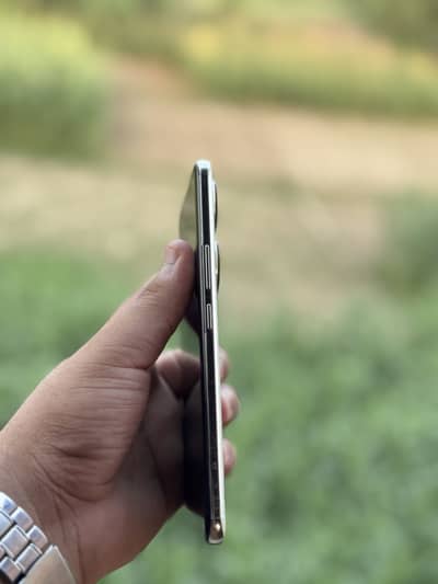 Honor 90