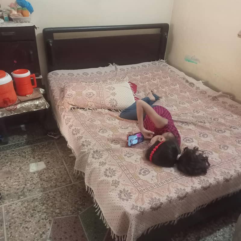 Double bed 0