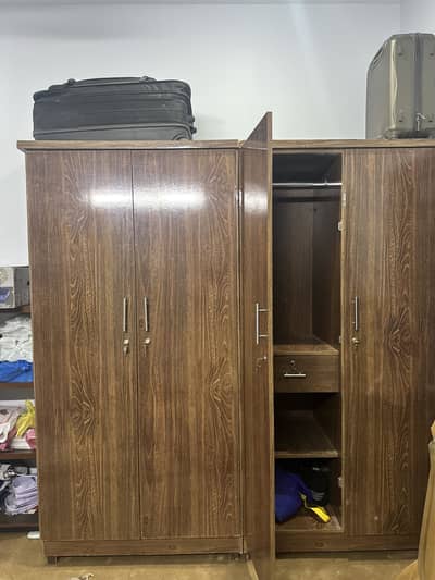 2 doors 2 wardrobes