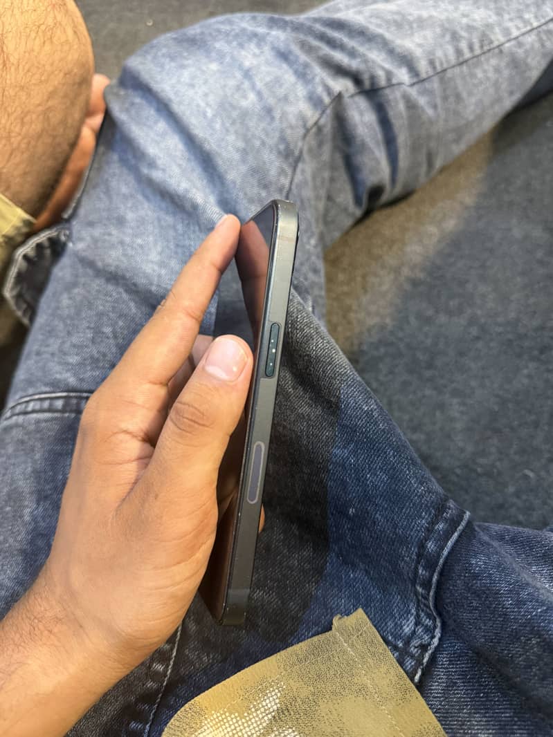 Apple iPhone 13 2