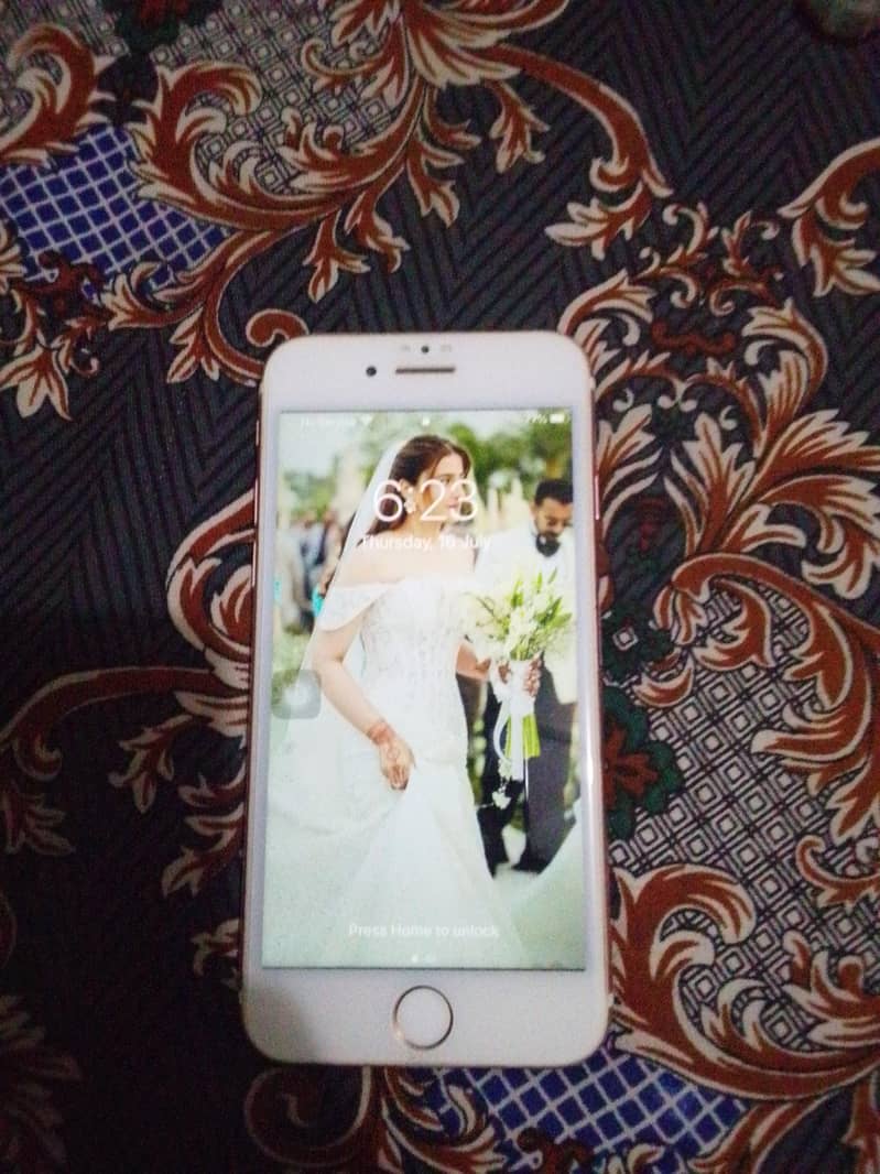 Apple iPhone 7 1