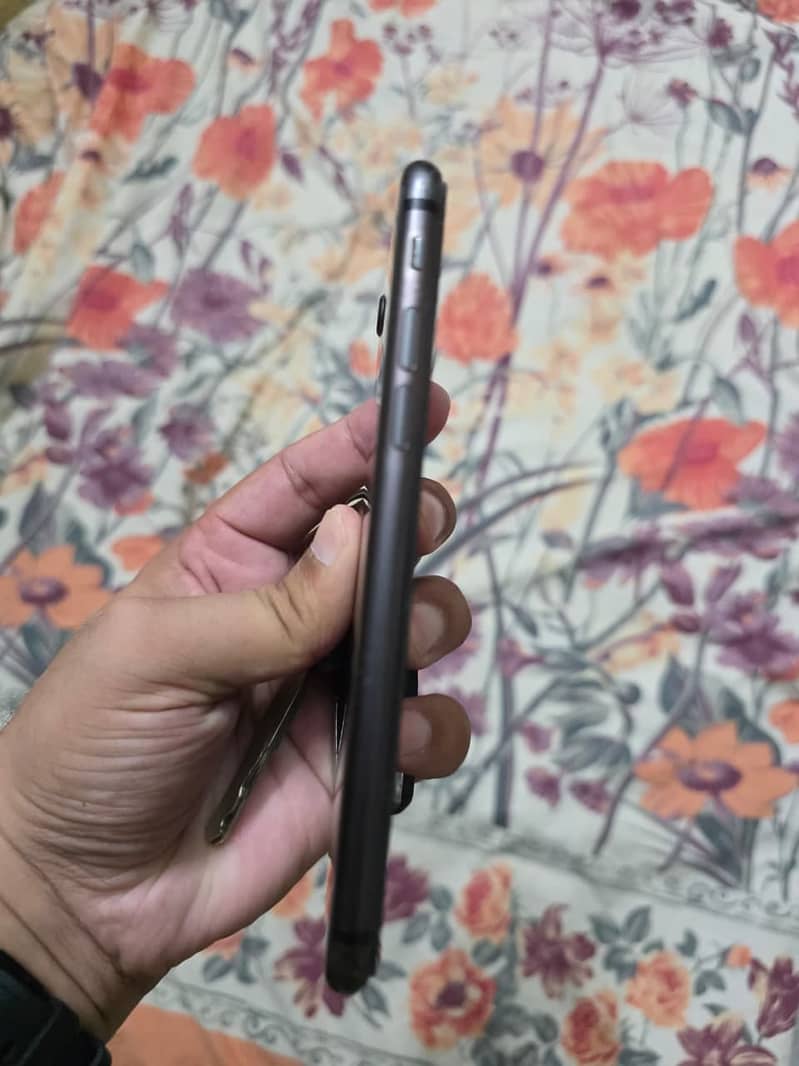 Apple iPhone 8 2
