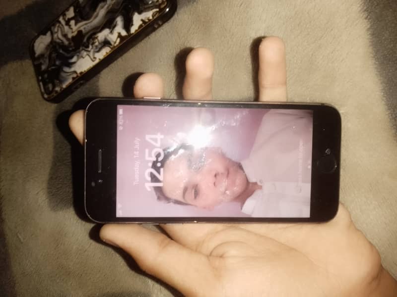 Apple iPhone 8 3