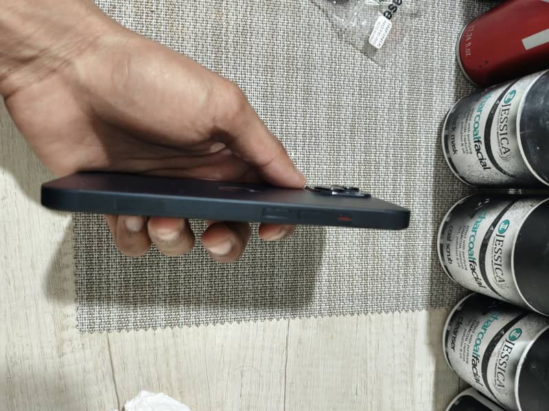 Apple iPhone 14 4