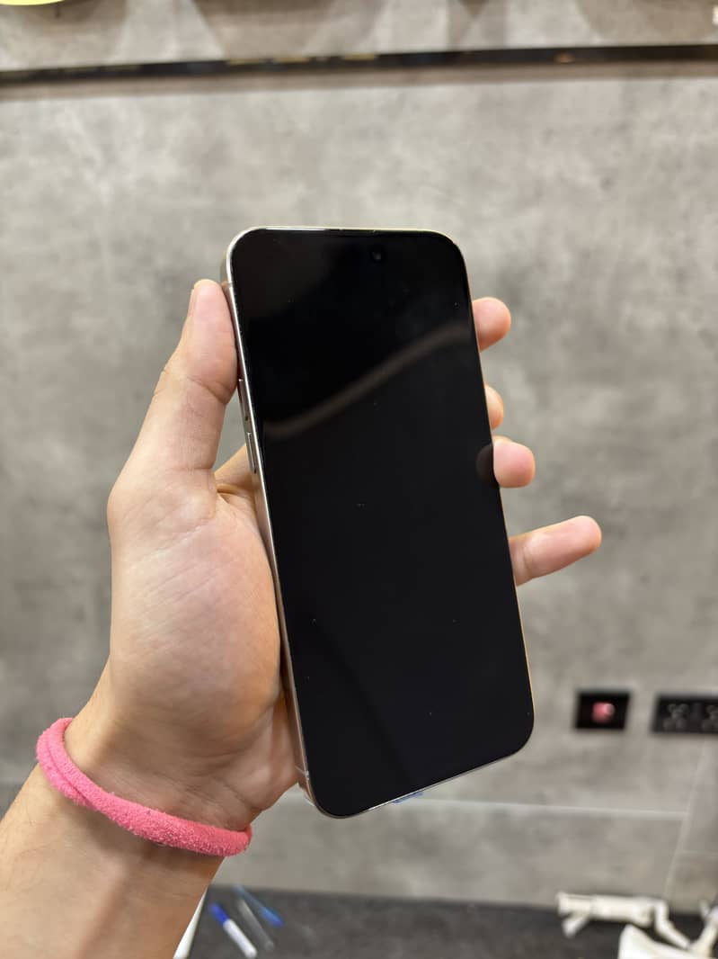 Apple iPhone 15 Pro Max 10