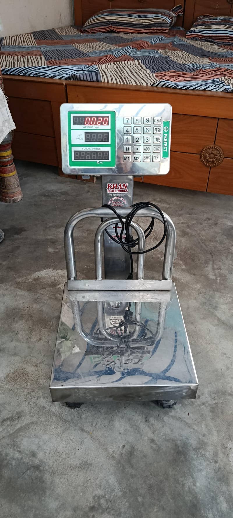 Digital weight scale. 1
