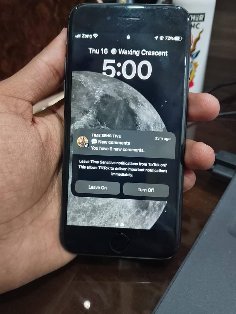 Apple iPhone 8 1