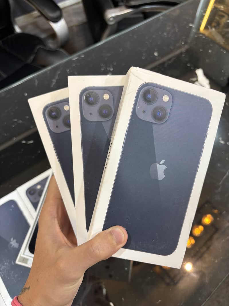 Apple iPhone 13 2