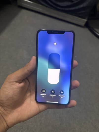 iphone Xsmax golden coloure total geniun